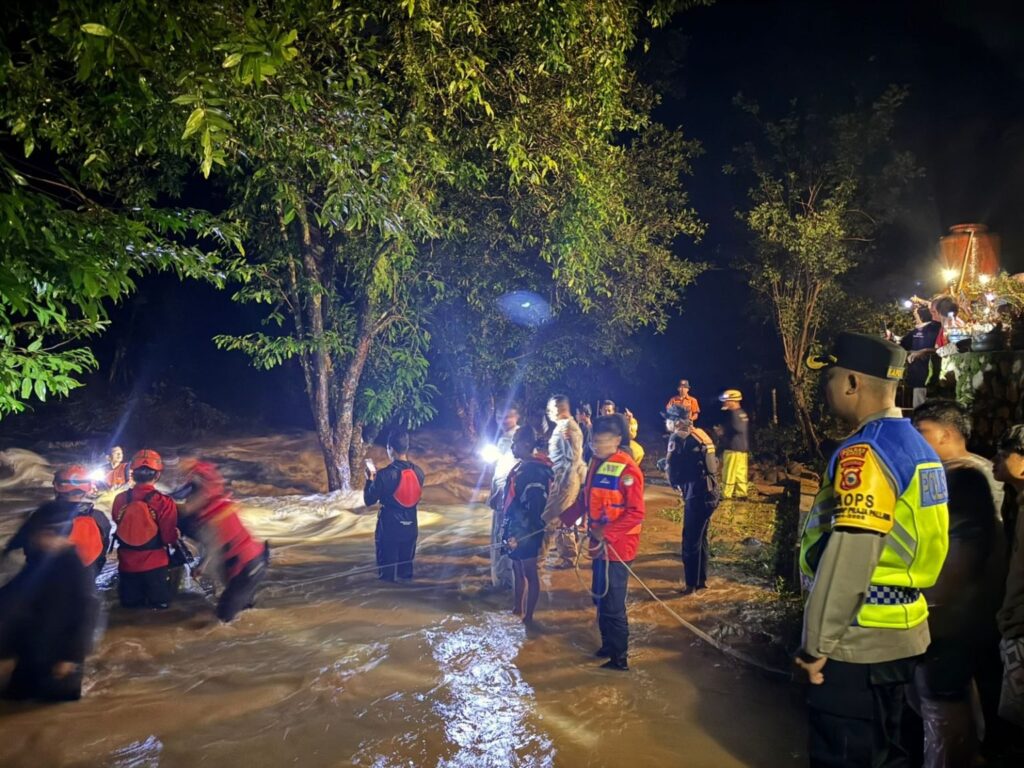 Mahasiswa UNHAS Hanyut Di Sungai Biseang La'boro (bislab) Kabupaten Maros