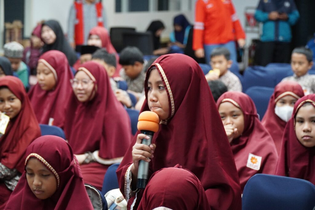 Sambut Bulan Ramadhan, PLN IP UBP Tello Berikan Edukasi Kelistrikan Pada Siswa SD IT Az-Zahra