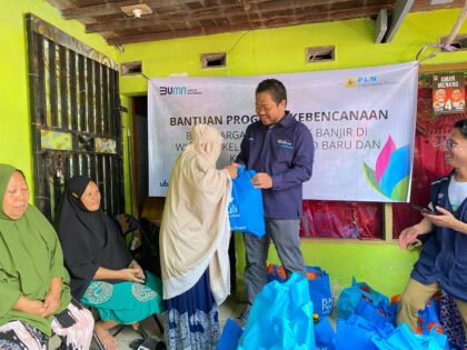 Dukung Upaya Pengentasan Kemiskinan, PLN IP UBP Tello Salurkan Bantuan Sembako Pada Korban Banjir