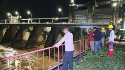 Terpleset Saat Cari Mangga, Seorang Anak Di Pinrang Hilang Di Bendungan Bakaru