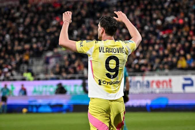 Juventus Menang Dramatis 1-0 atas Cagliari, Vlahovic Jadi Pahlawan!