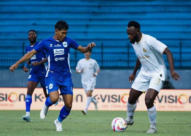 Arema FC Siap Tempur! Duel Sengit Lawan PSIS Semarang di Blitar