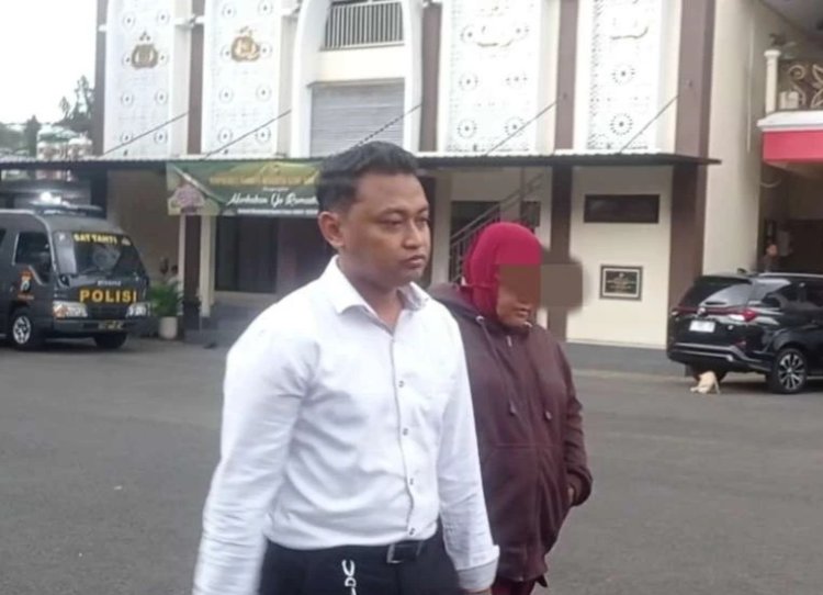 Wanita Pedagang Bakso Di Jember, Ditangkap Polisi Diduga Lakukan Penipuan Sampai 3 Miliar