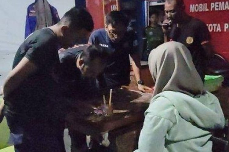 Laporan Penipuan Ditolak Polisi, Seorang Wanita Di Pekalongan Curhat Ke Damkar