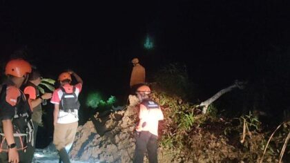 Banjir Luwu Sebabkan Akses Jalan Desa Bukit Sutra-Binturu Tertimbun Longsor