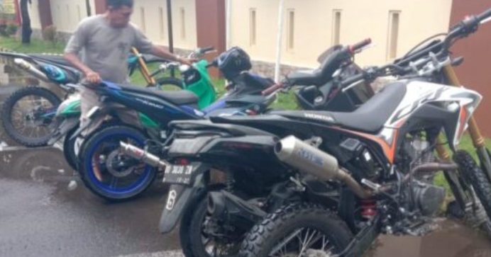 Knalpot Brong Meresahkan Warga, Polsek Makassar Sita 7 Sepeda Motor