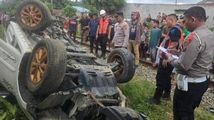 Kereta Api Di Asahan Sumut, Tabrak Mobil, Satu Keluarga Tewas