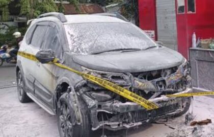 Gegara Seorang Bocah Lempar Korek Api, Mobil di SPBU Kayoon Surabaya Terbakar