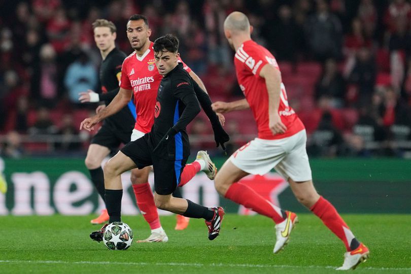 Barcelona Menang Dramatis 1-0 di Markas Benfica Meski Bermain dengan 10 Pemain