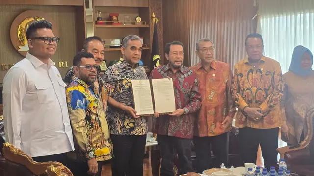Ketua Majelis Permusyawaratan Rakyat Indonesia, Ahmad Muzani mengatakan, pihaknya membentuk wadah khusus bagi seluruh Anggota DPR RI dan Anggota DPD RI dari daerah Papua. (dok. liputan6.com).