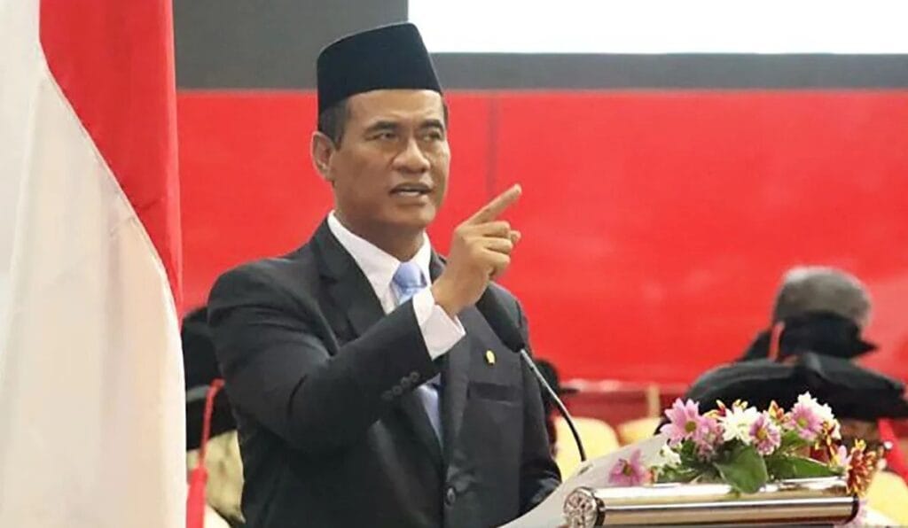 Mentan Amran Klarifikasi Soal Video Viral: Bukan Sindir Wapres Gibran 1 Mentan Amran Klarifikasi Soal Video Viral: Bukan Sindir Wapres Gibran - Andi Amran Sulaiman - Gambar 1935