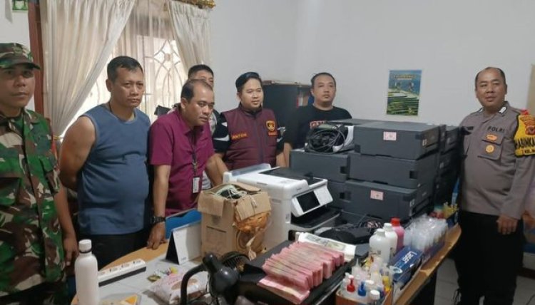 Polisi Amankan 2 Orang Saat Penggerebekan Pabrik Uang Palsu di Bogor