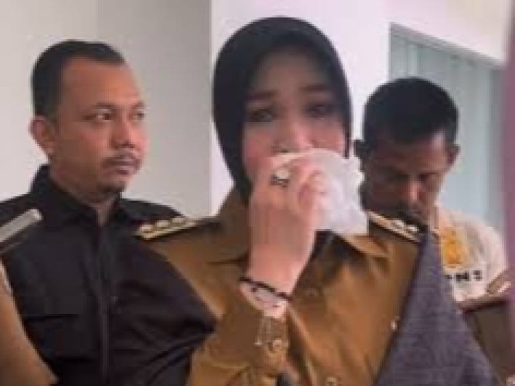 Wali Kota Banda Aceh Menangis, Banyak Wanita Muda Terpaksa Open BO karena Faktor Ekonomi - Aceh - Gambar 1783