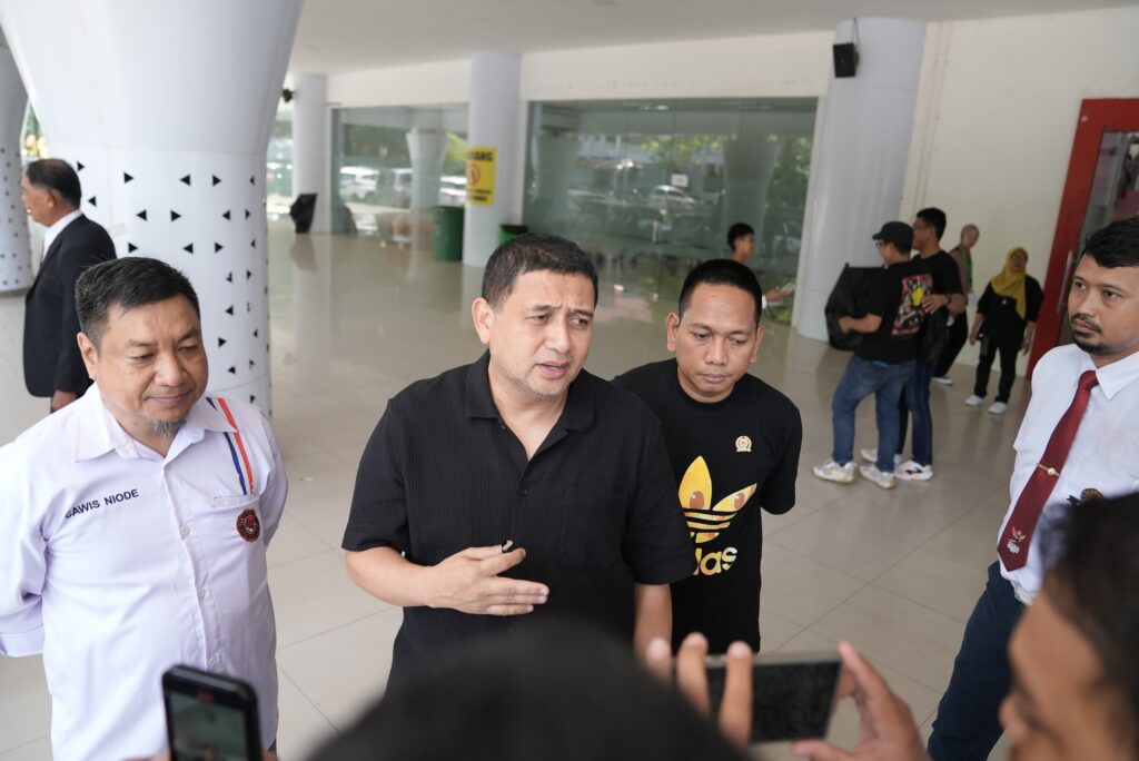 Wali Kota Makassar Munafri Arifuddin dalam Kejuaraan Taekwondo yang diselenggarakan Dinas Pemuda dan Olahraga (Dispora) Kota Makassar, di JK Arena Gor Universitas Hasanuddin, Kamis (1/5/2025).