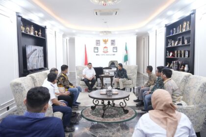 Pemkot Makassar dan PLN Percepat Pemasangan Listrik di Pulau-Pulau Wilayah Makassar