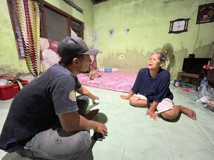 Satreskrim Ungkap Dugaan Pengeroyokan Wanita Paruh Baya Usai Diduga Tepergok Ngutil Bawang di Pasar Mangu Boyolali 1 Satreskrim Ungkap Dugaan Pengeroyokan Wanita Paruh Baya Usai Diduga Tepergok Ngutil Bawang di Pasar Mangu Boyolali - Boyolali - Gambar 1521