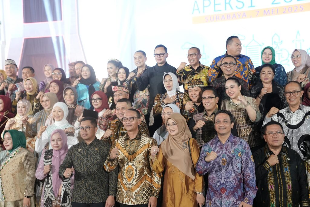 Wali Kota Makassar Hadiri Gala Dinner APEKSI 2025 di Surabaya, Pererat Sinergi Antar Kota
