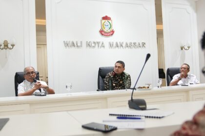 ementerian Pekerjaan Umum (PU) dan walikota makassar memantau dan evaluasi Proyek Strategis sampah di kota makassar.
