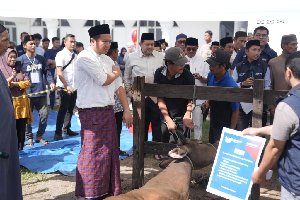 Wali Kota Makassar Bersama Ketua TP PKK Hadiri Festival Kurban 2025 Oleh Bosowa Peduli 2 Wali Kota Makassar Bersama Ketua TP PKK Hadiri Festival Kurban 2025 Oleh Bosowa Peduli