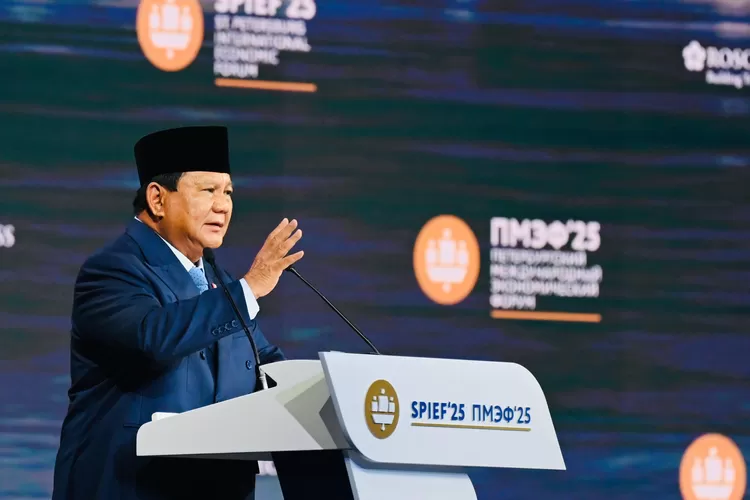 Prabowo Tegaskan Ekonomi Jalan Tengah dan Sikap Non-Blok Indonesia di Forum Ekonomi Rusia - Prabowo - Gambar 957