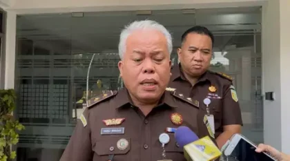 Tom Lembong Tulis Pleidoi dengan Tangan Setelah iPad Disita, Kejagung: Itu Hal yang Umum