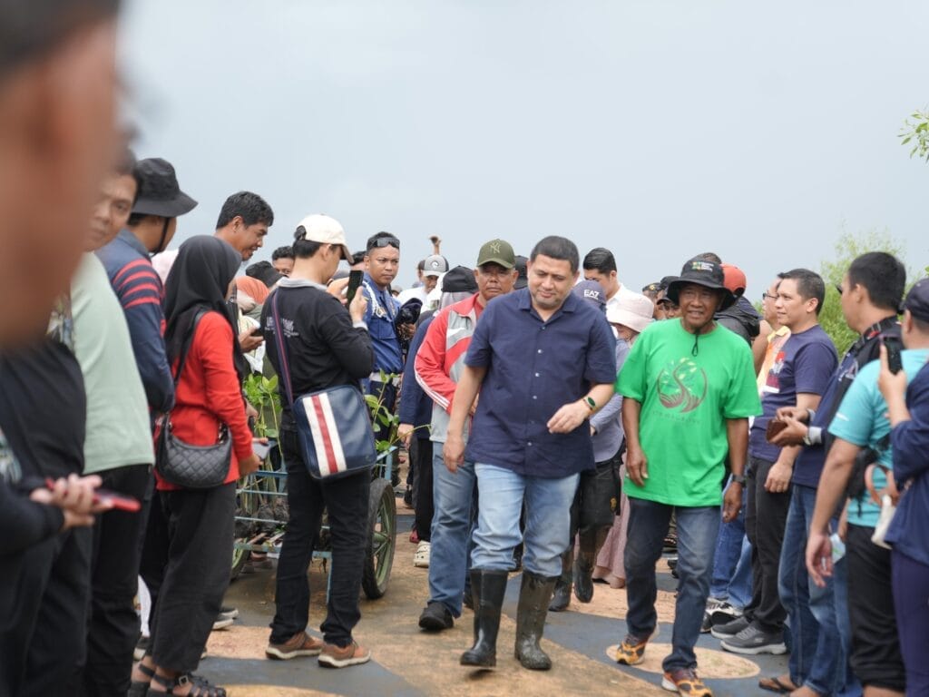 Wali Kota Munafri Tekankan Manfaat Mangrove untuk Lingkungan dan Ekonomi - Munafri - Gambar 1218