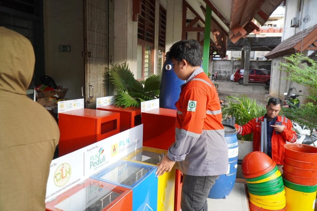 Peringati Hari Lingkungan Hidup, UBP Tello Dukung Pengelolaan Lingkungan Berkelanjutan bersama DLH Kota Makassar -  - Gambar 1082