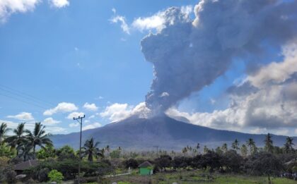 Lewotobi Kembali Erupsi, Pengungsi Bertambah dan Wilayah Terdampak Meluas