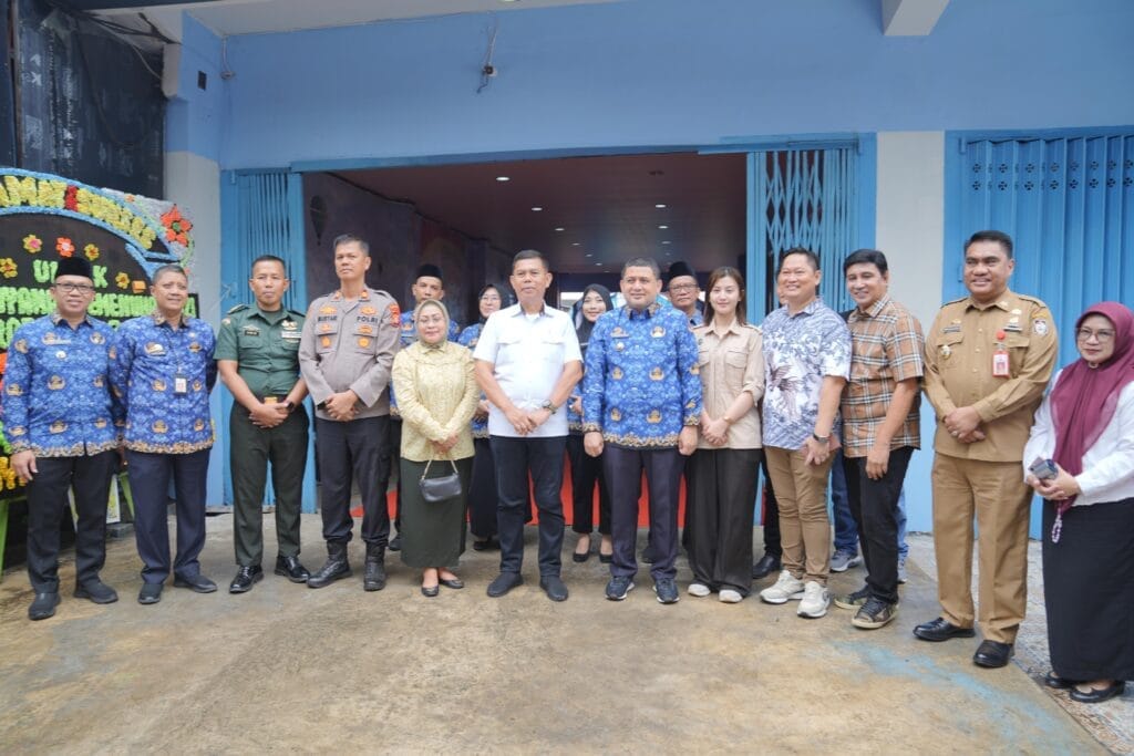 Munafri saat meninjau salah satu dapur MBG yang dikelola Yayasan Prabu Jaya Berkarya Nusantara, di Jl. Andi Djemma Makassar, Senin (2/6/2025).