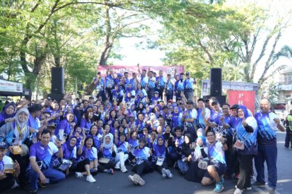 Bersama Kabarharkam Polri, Wali Kota Munafri Lepas Peserta Jalan Sehat SMADA 88 Makassar