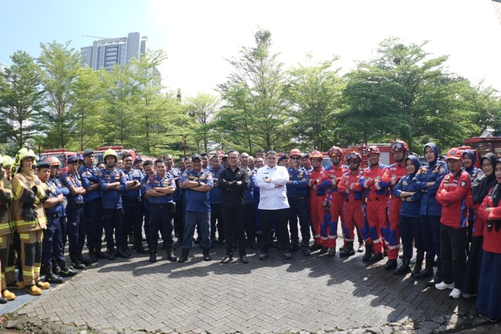 Wamendagri Puji Damkarmat Makassar, Jadi Percontohan Sistem Emergency Satu Atap - Damkarmat - Gambar 1074