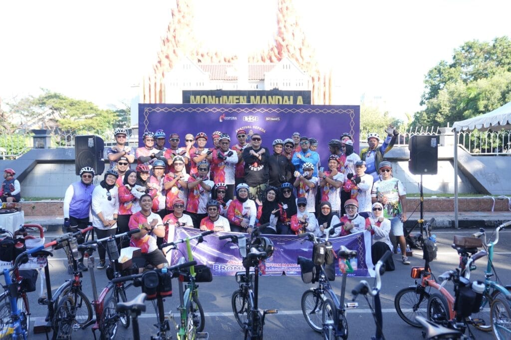 Wali Kota Munafri Lepas Gowes Brompton Day Out, Kick Off Event Nasional di Makassar - Munafri - Gambar 1068