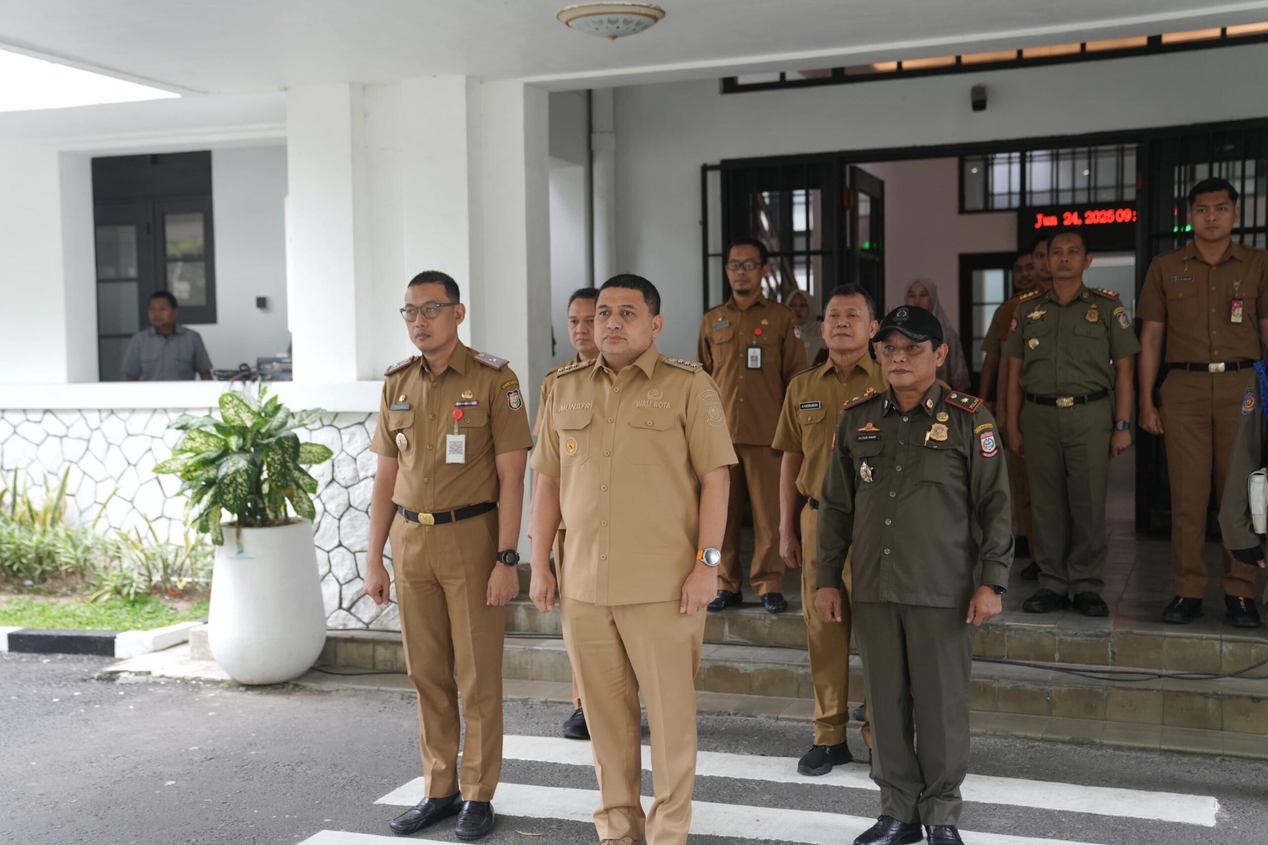 Tanamkan Semangat Nasionalisme, Wali Kota Munafri: Pemerintah Harus Cepat, Akurat, dan Nasionalis