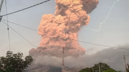 Status Awas Diberlakukan untuk Gunung Lewotobi Laki-Laki, Warga Diminta Waspada