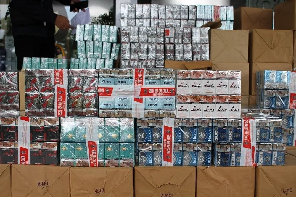 Peredaran Rokok Ilegal Masih Dominasi, Bea Cukai Tempuh Jalur Penindakan hingga Edukasi - Rokok - Gambar 617