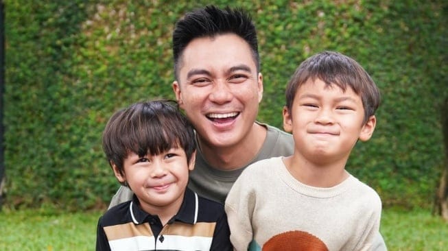 Baim Wong Dapat Hak Asuh Anak, Sahabat: Dia Telepon dan Langsung Ucap “Alhamdulillah” - Baim - Gambar 788