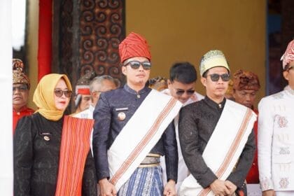 Bupati Enrekang Yusuf Ritangnga Hadiri HUT ke-17 Toraja Utara, Gubernur Sulsel Salurkan Bantuan Rp10 Miliar - Bupati Enrekang,HUT Ke-17 toraja utara - Gambar 590