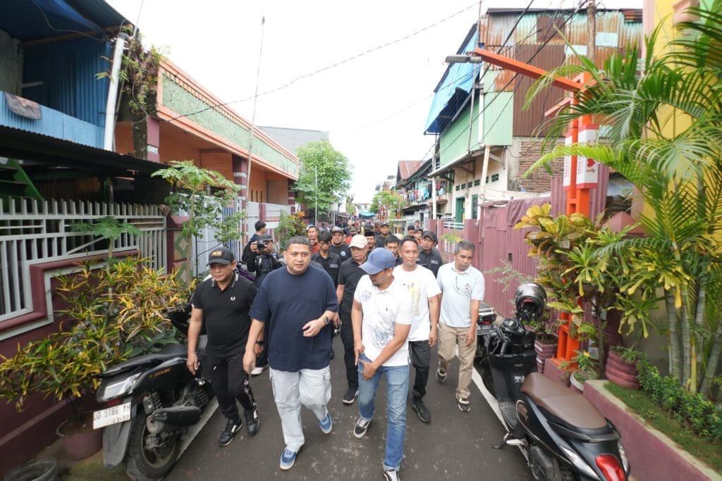 Wali Kota Makassar Canangkan Gerakan Jumat Bersih, Wujudkan Lingkungan Sehat - Jumat bersih - Gambar 743