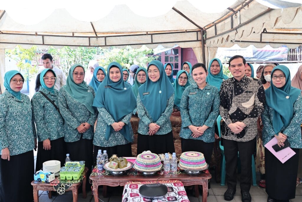 Melinda Aksa Dukung Gerakan Baca Buku KIA: Perkuat Peran Ibu Bangun Generasi Emas - Melinda Aksa,Baca buku KIA - Gambar 549