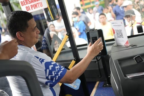 Makassar Dorong Digitalisasi Pembayaran: Parkir, Terminal, dan Pasar Mulai Terapkan QRIS - Makassar - Gambar 757