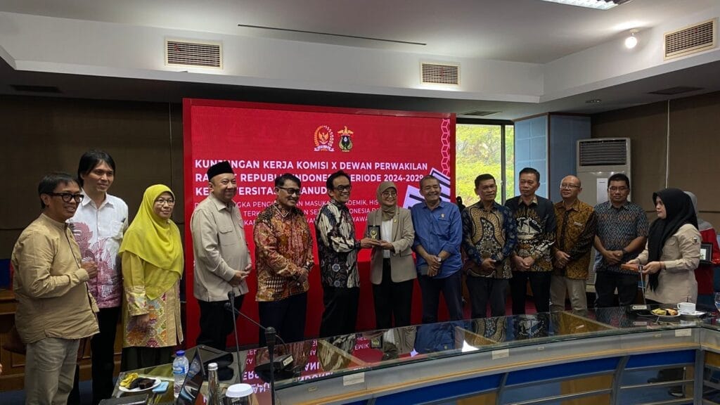 Komisi X DPR RI Kunjungi Unhas, Bahas Penulisan Sejarah Indonesia Berbasis Akademik - Komisi X DPR RI,sejarah indonesia - Gambar 824