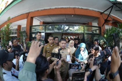 Pemkot Makassar Salurkan Seragam Gratis, Munafri Tegaskan Larangan Jual-Beli di Sekolah - seragam gratis,pemkot makassar - Gambar 592
