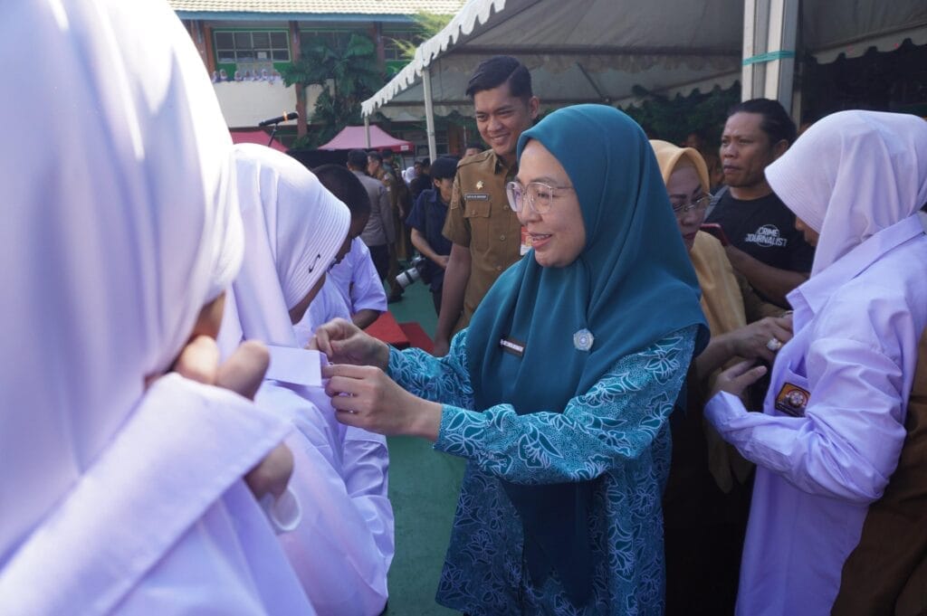 TP PKK Makassar Dukung Pendidikan Inklusif, Melinda Aksa Ikut Kawal Program Seragam Sekolah Gratis - Melinda Aksa,TP PKK - Gambar 589