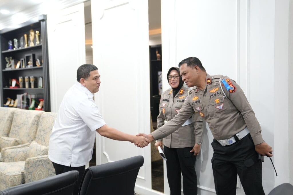 Wali Kota Munafri Dukung Satlantas Perbarui ETLE demi Lalu Lintas Lebih Tertib 1 Wali Kota Munafri Dukung Satlantas Perbarui ETLE demi Lalu Lintas Lebih Tertib - Kota - Gambar 556