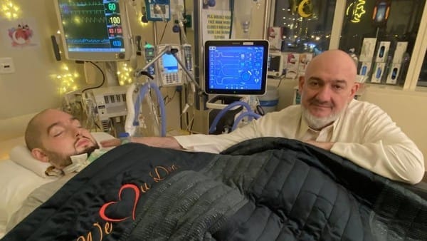 Kisah Menyentuh ‘The Sleeping Prince’: Pangeran Saudi Al-Waleed bin Khalid Wafat Setelah 20 Tahun Koma - Sleeping - Gambar 599