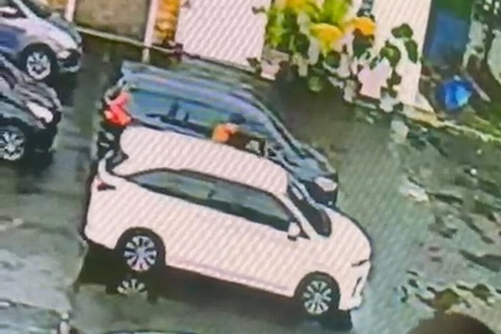 Misteri Kematian Kepala Cabang Bank BUMN: Diculik di Parkiran, Ditemukan Tewas di Sawah Bekasi - Misteri - Gambar 42