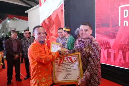 Pemkot Makassar Raih Penghargaan Daerah dengan Tingkat Kemiskinan Terendah di Sulsel - pemkot makassar - Gambar 143