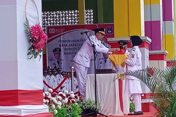 Peringatan HUT ke-80 RI di Enrekang: Pengibaran Merah Putih Hingga Penyerahan Remisi - enrekang,upacara - Gambar 156
