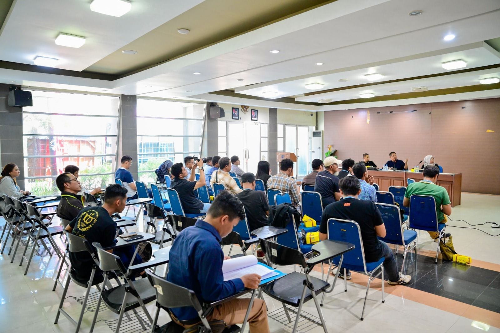 3 Bulan Perbaikan, PDAM Makassar Sukses Hapus Rugi dan Cetak Laba - PDAM - Gambar 297