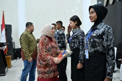 Apresiasi Paskibraka Makassar 2025, Munafri–Aliyah Beri Pin Emas, Sertifikat, dan Beasiswa - paskibraka makassar,munafri,aliyah - Gambar 127